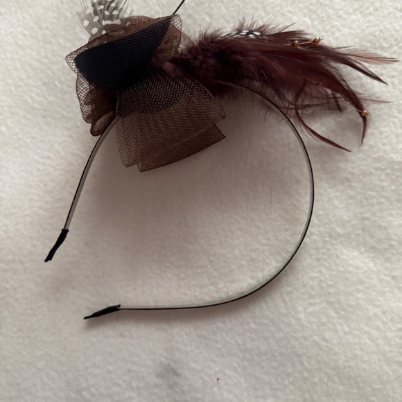 Brown headband, feathers, flowers & beads - Picture 3 of 3